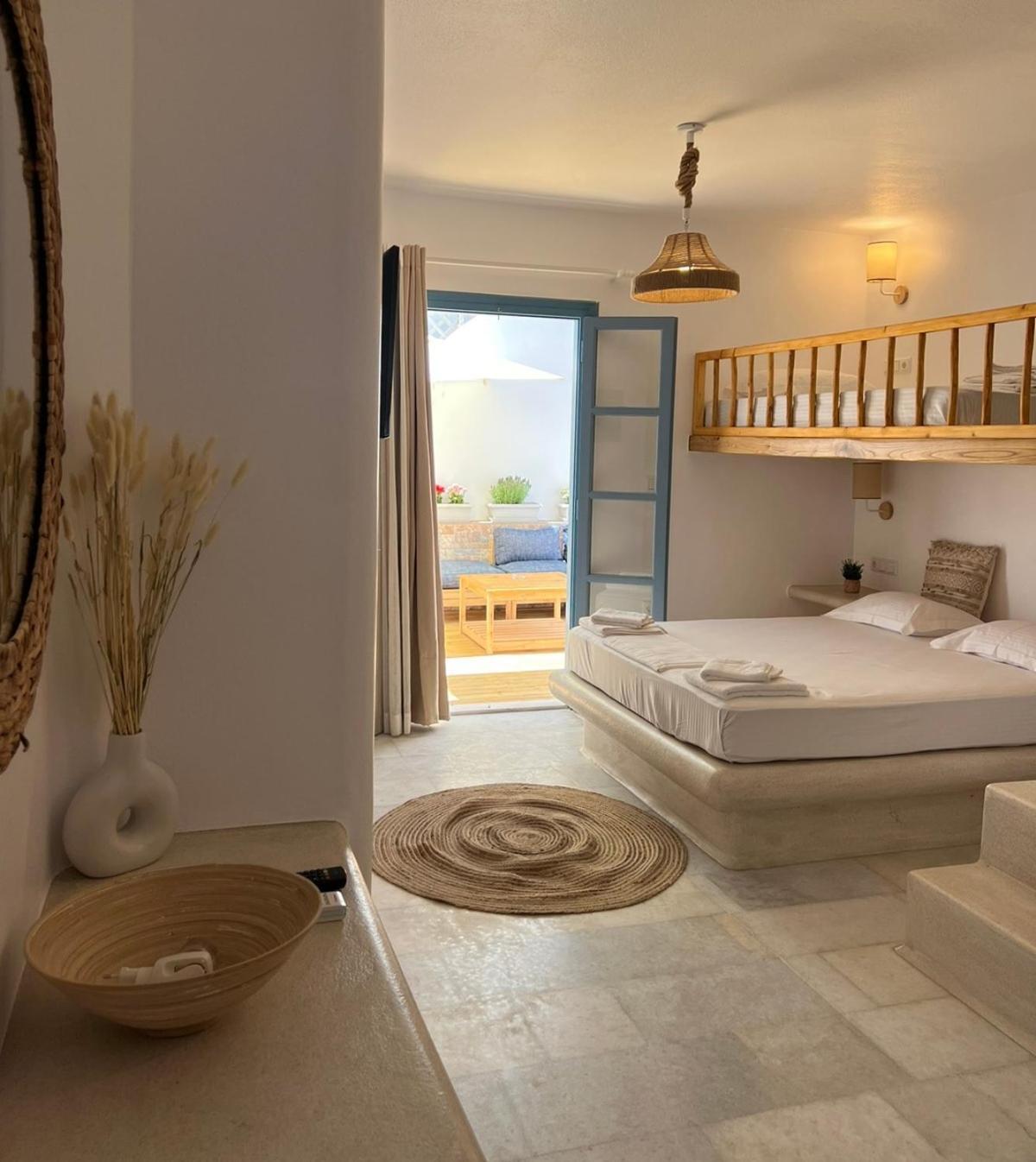 Blue In Naxos Hotel Naxos City Екстериор снимка